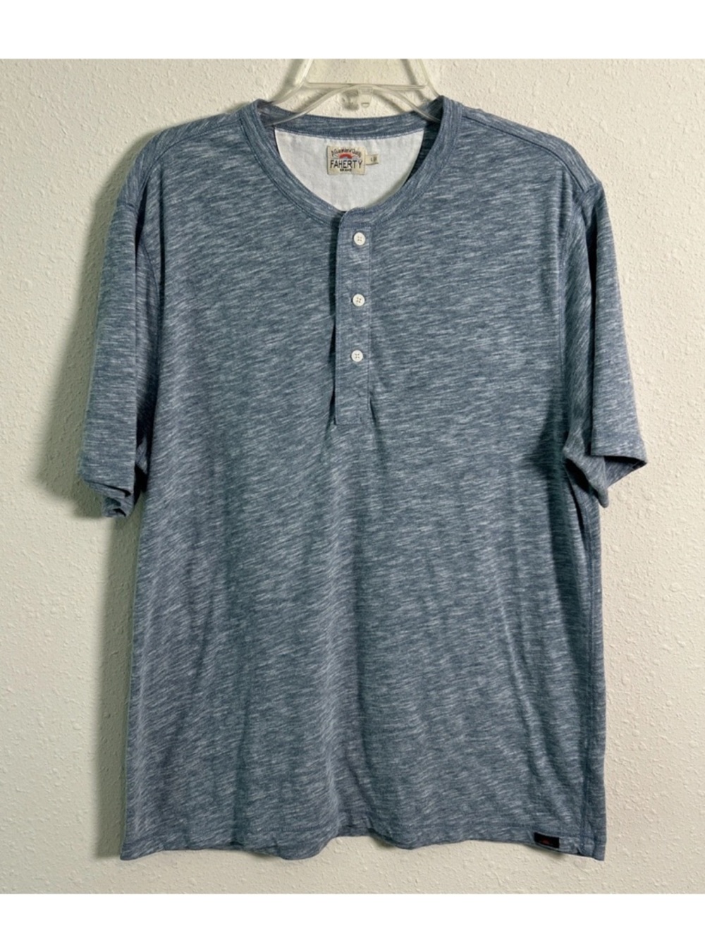 Faherty Men’s Heather Henley Short Sleeve Relaxed Fit Faded Denim Blue Size Lg